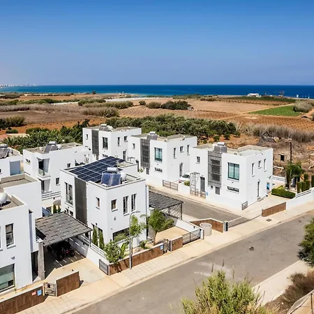 Alassia 16 By Ezoria Paralimni