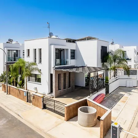 Villa Alassia 16 By Ezoria