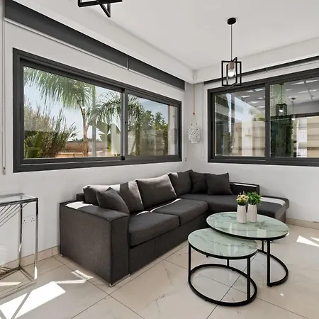 Alassia 16 By Ezoria וילה