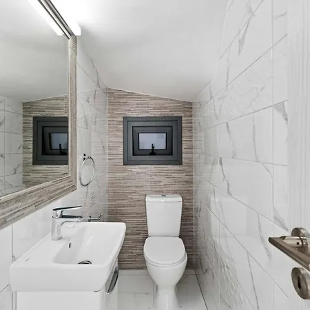 Villa Alassia 16 By Ezoria