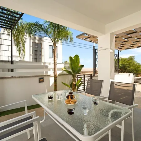 Alassia 16 By Ezoria * Paralimni