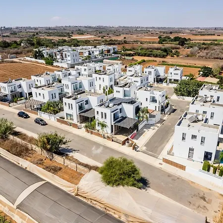 Villa Alassia 16 By Ezoria Paralimni