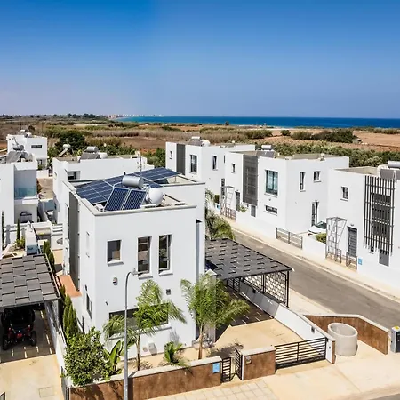 וילה Alassia 16 By Ezoria