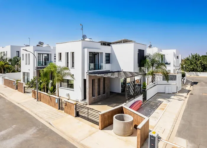 Villa Alassia 16 By Ezoria