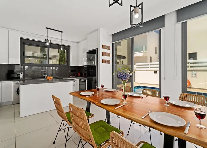 Villa Alassia 16 By Ezoria