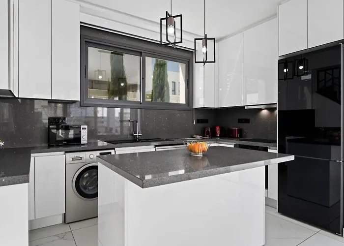 Alassia 16 By Ezoria Villa Paralimni