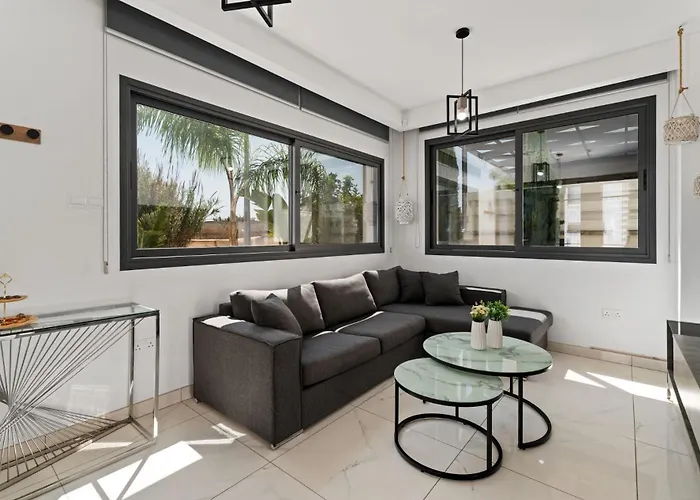 Alassia 16 By Ezoria Villa