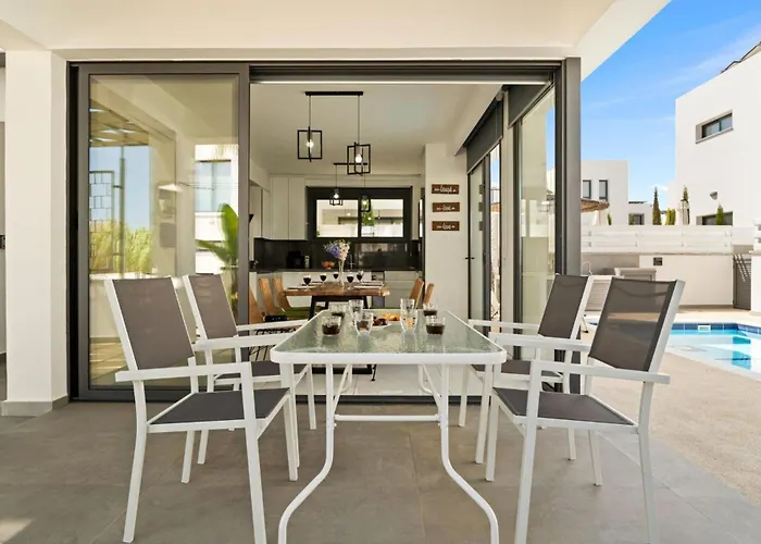 Alassia 16 By Ezoria * Paralimni