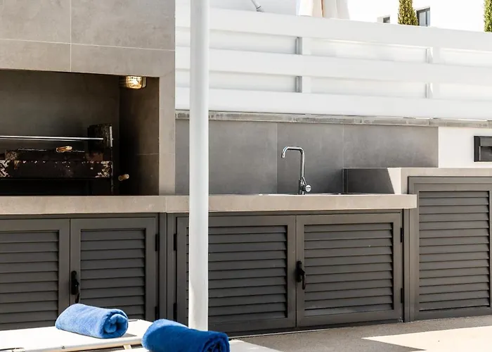 Alassia 16 By Ezoria *