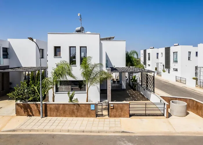 Villa Alassia 16 By Ezoria